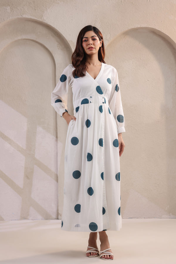 Sophia Wears Pearls White Long Shirt Dress
