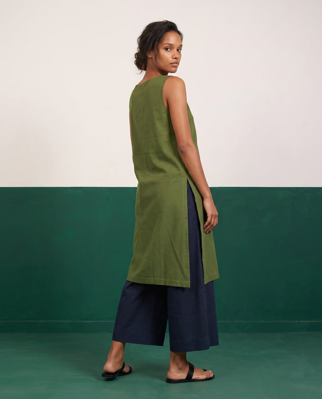 Forest & Night Sleeveless Kurta & Culotte Set - View 2